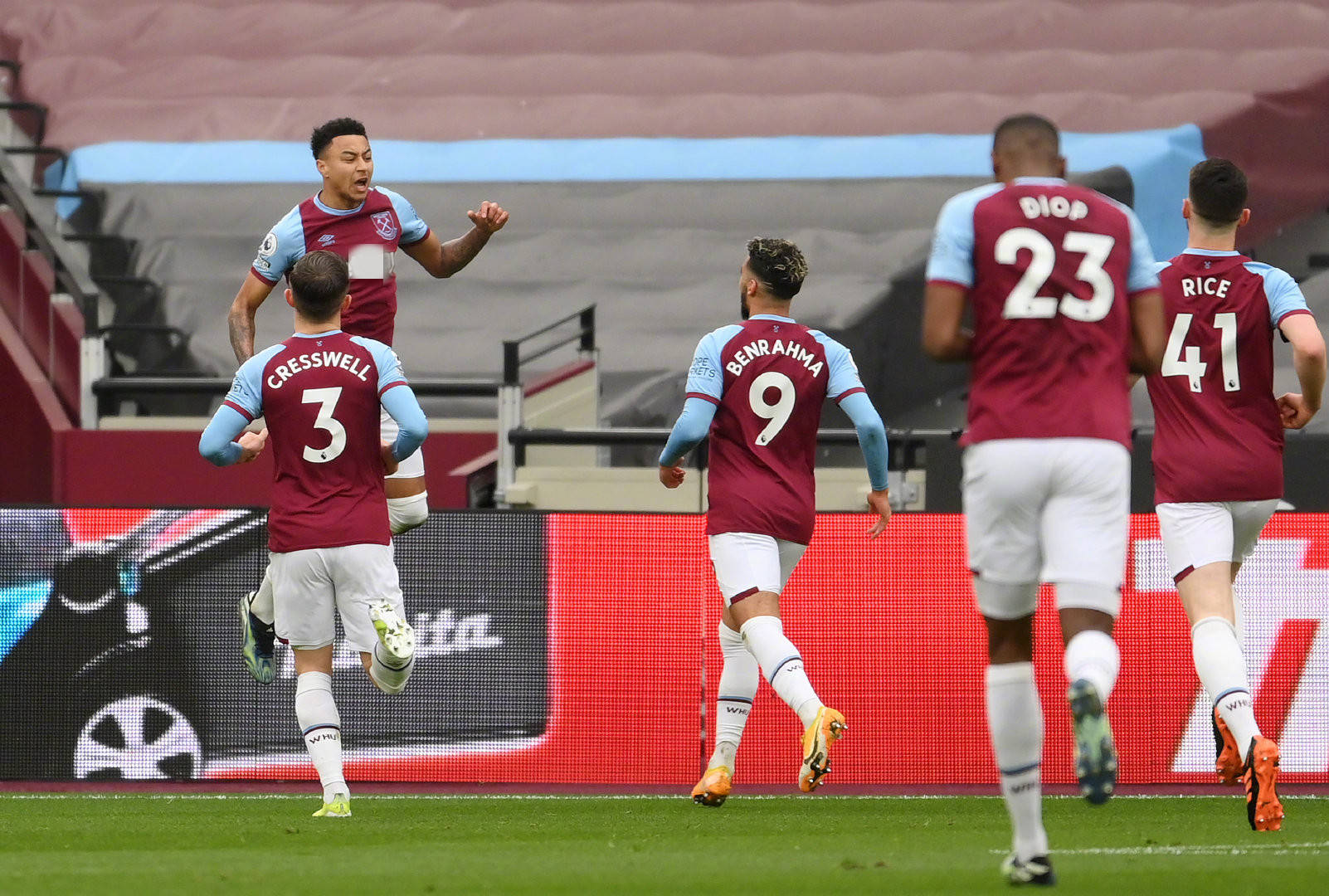 武磊等人在 武磊等人在